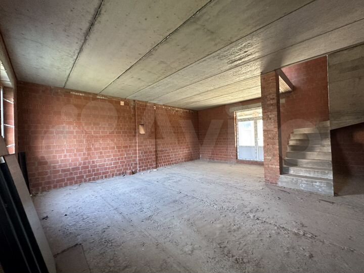 Таунхаус 265 м² на участке 5 сот.