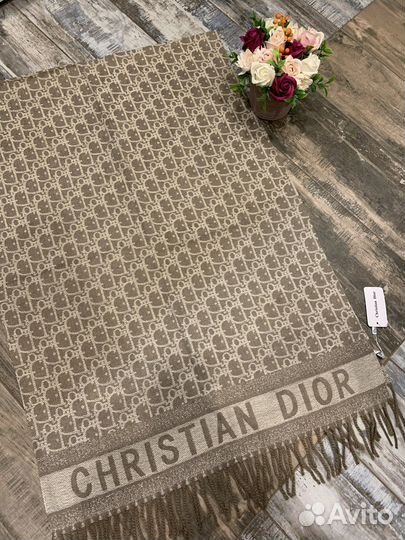 Кашемировый палантин Dior коричневый мягкий