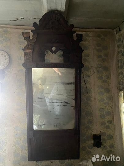 Винтажное деревянное зеркало