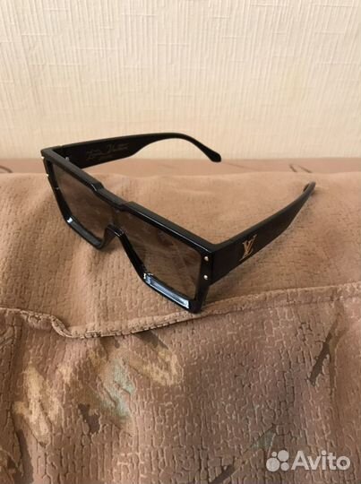 Солнечные очки мужские