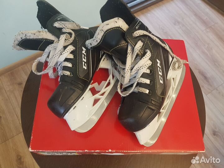 Коньки хоккейные детские CCM 30 размер