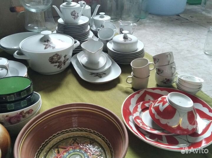 Много посуды,сервизы