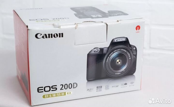 Canon 200d + Объектив canon 18-55 kit + Аксессуары