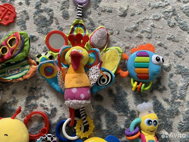 Развивающие игрушки подвесные и fisher price