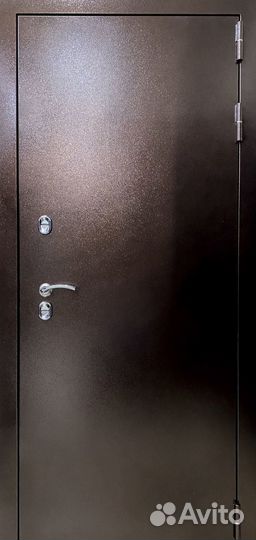 Двери для квартиры с зеркалом