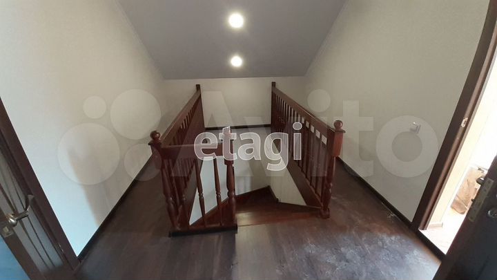 Коттедж 180 м² на участке 18 сот.