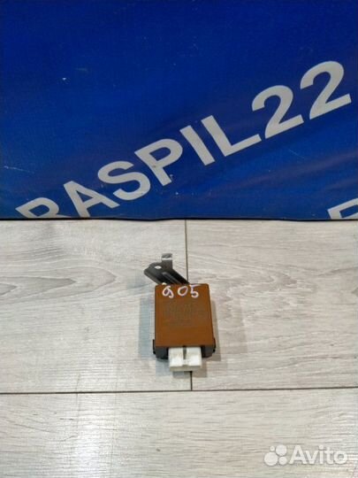 Блок управления стеклоочистителей Toyota Mark Ii