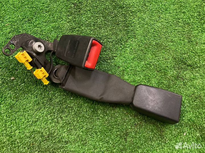 Замок ремня безопасности задний Mercedes-Benz