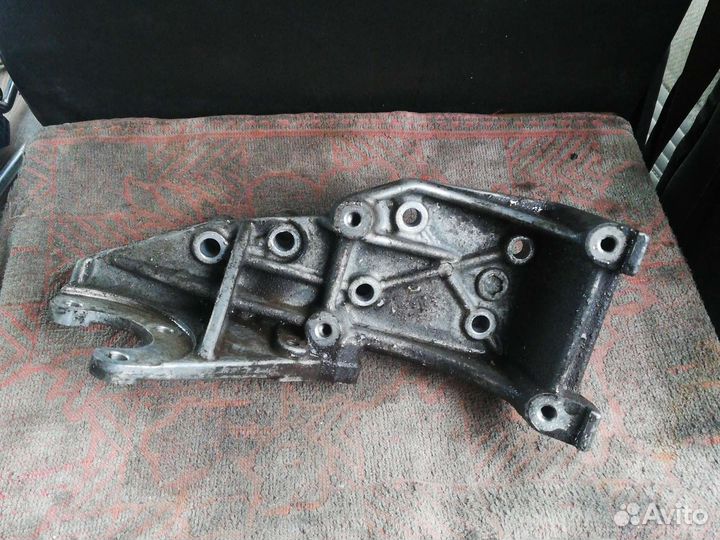 Кронштейн масляного насоса Митсубиси Паджеро Мини