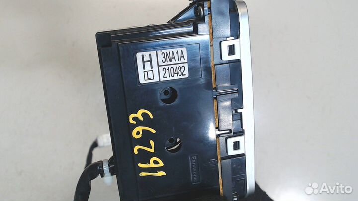 Панель управления магнитолой Nissan Leaf, 2012