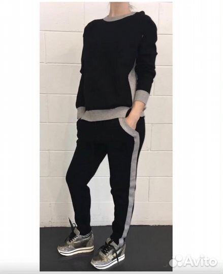 Продам новый Итальянский костюс