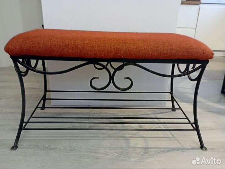 Кованая банкетка с полкой для обуви