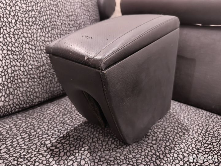 Подлокотник LADA vesta