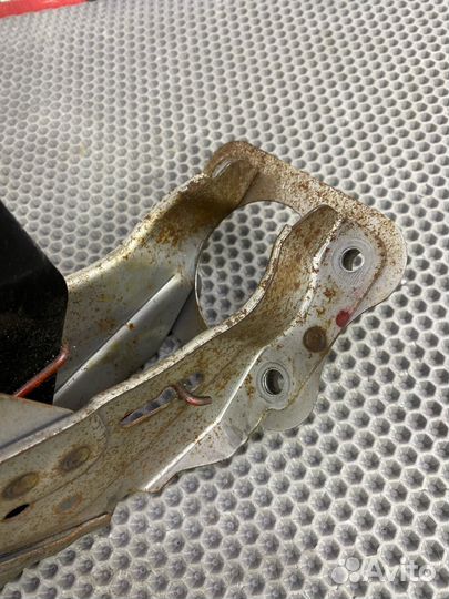 Б/У педаль тормоза Nissan Primera P12 QR20DE 2003