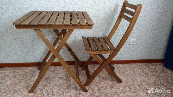 Комплект:складной деревянный стул и стол
