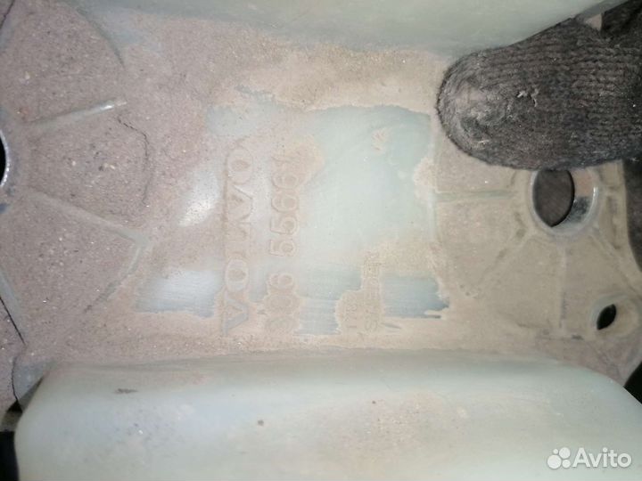 Бачок стеклоомывателя Volvo S80 1