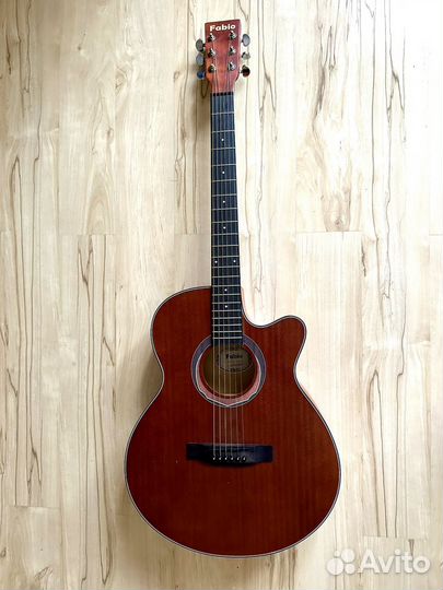 Акустическая гитара