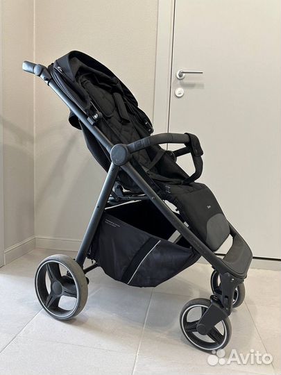 Коляска прогулочная Carrello bravo