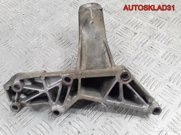 Кронштейн двигателя левый BMW E46 22116753225