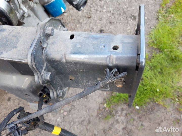 Кронштейн передний усилителя бампера Hyundai i30