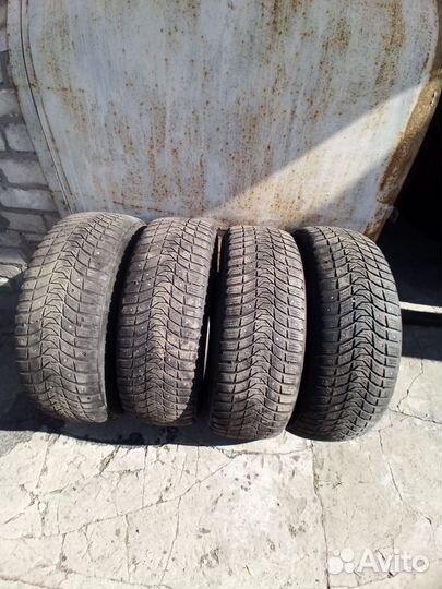 Michelin Latitude X-Ice North 2 + 215/65 R16