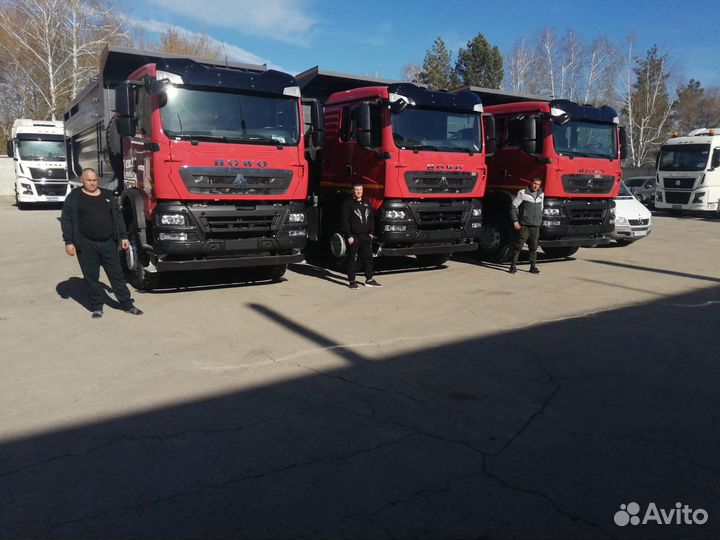 Водитель самосвала