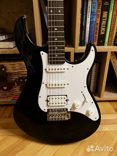 Электрогитара Yamaha Pacifica 012