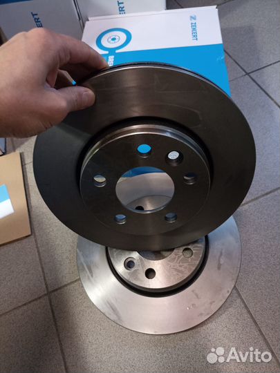 Диск тормозной задний Volkswagen Transporter T5