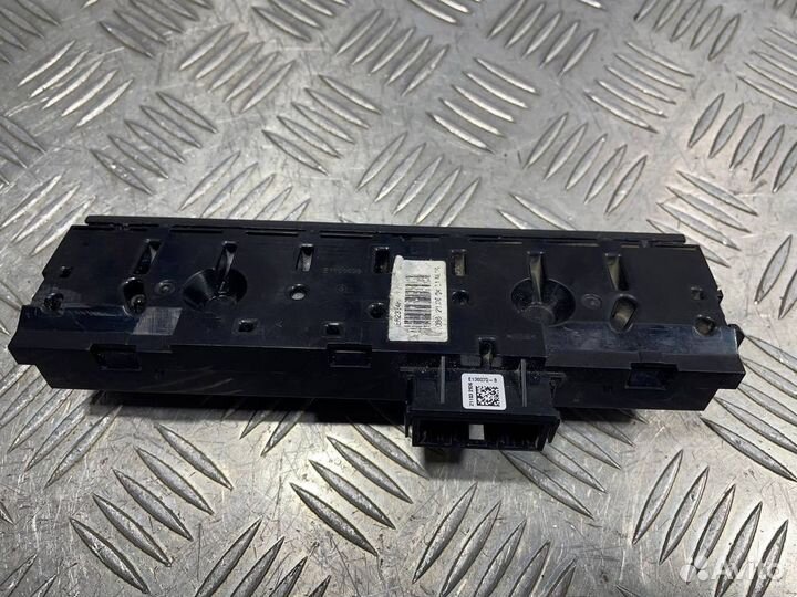 Блок кнопок Renault Arkana 1