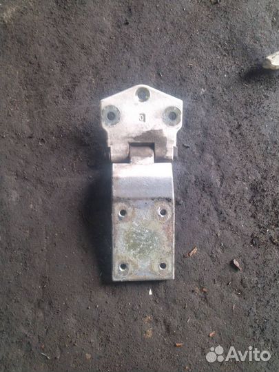 Петля двери передней правой DAF XF 105 2010