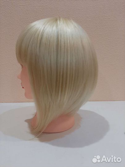 Парик короткий светлый