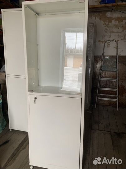 Шкаф металлический медицинский, кушетка