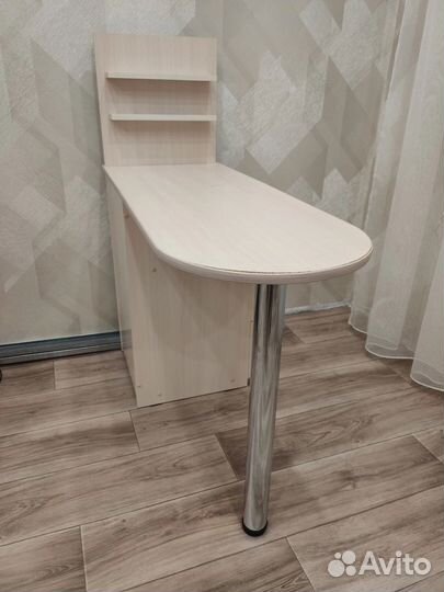 Маникюрный стол складной