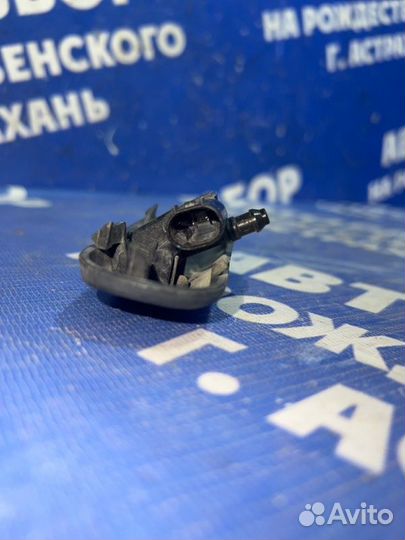 Форсунка омывателя Volkswagen Jetta 6 седан CAX