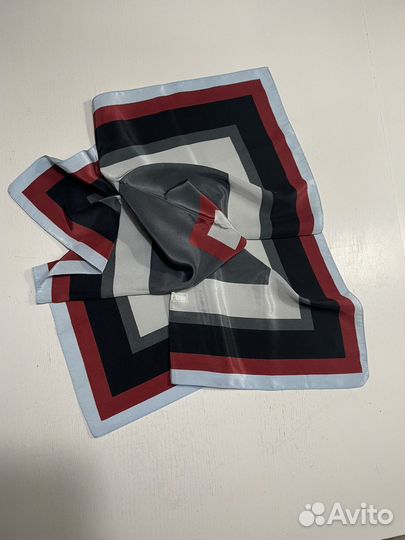 Платок стильный брендовый