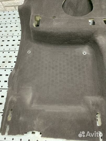 VW Touareg NF Покрытие напольное (ковролин) заднее