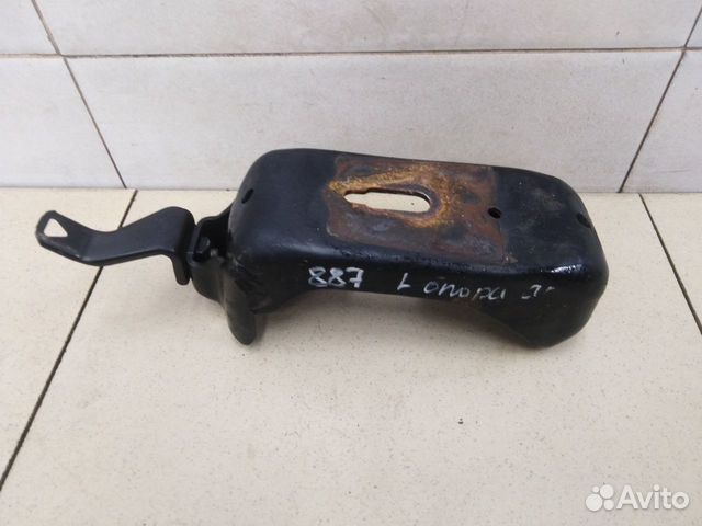 Кронштейн опоры двигателя Hi Lux 2015