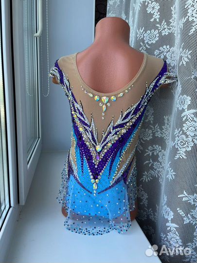 Продам купальник для художественной гимнастики