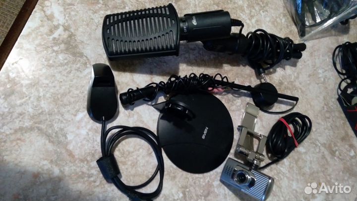 Зарядные устройства,шнуры и другое