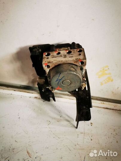 Блок ABS Renault Duster 1.6 4x4 2012 K4M606