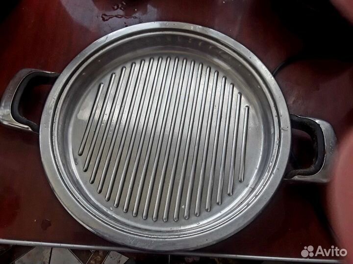 Сковорода и кофейные чашки фирмы цептер