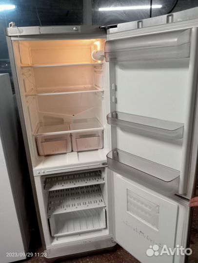 Продам холодильник Индезит