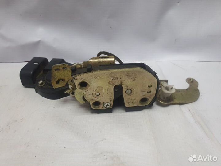 Замок двери передний левый Geely Mk седан MR4790A