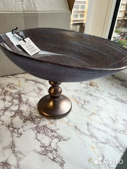 Ваза для фруктов на ножке