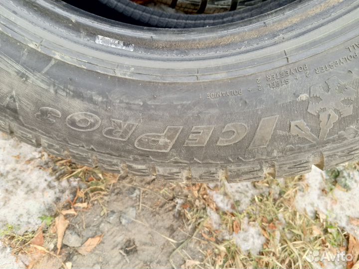 Acustica Challenger 215/60 R16 90H