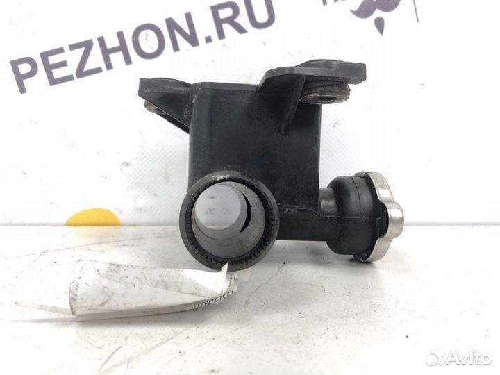 Тройник системы охлаждения Kia Soul хэтчбек 5 дв