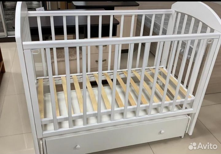 Детская кровать от 0 до 3 лет с матрасом бу