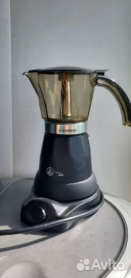 Гейзерная электрическая кофеварка