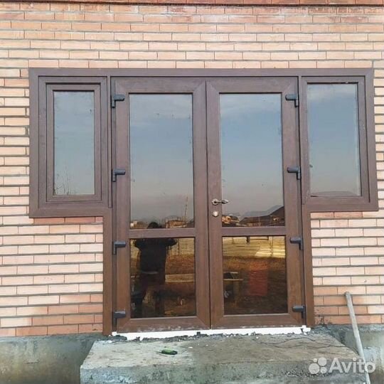 Пластиковая дверь