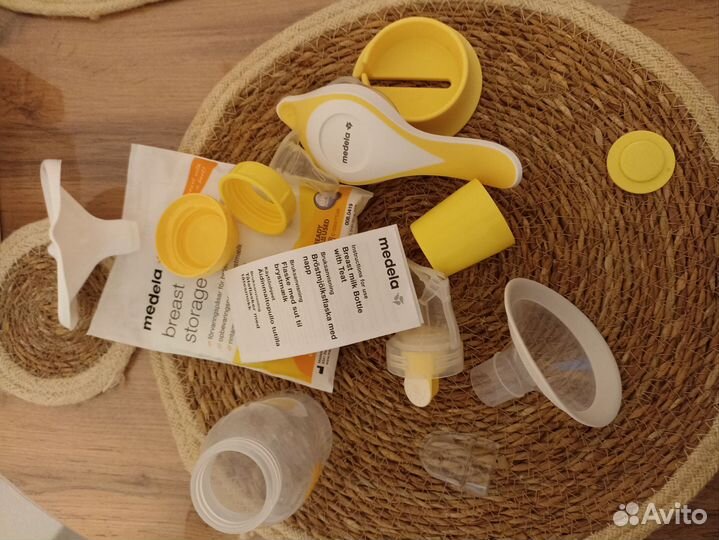 Молокоотсос medela ручной